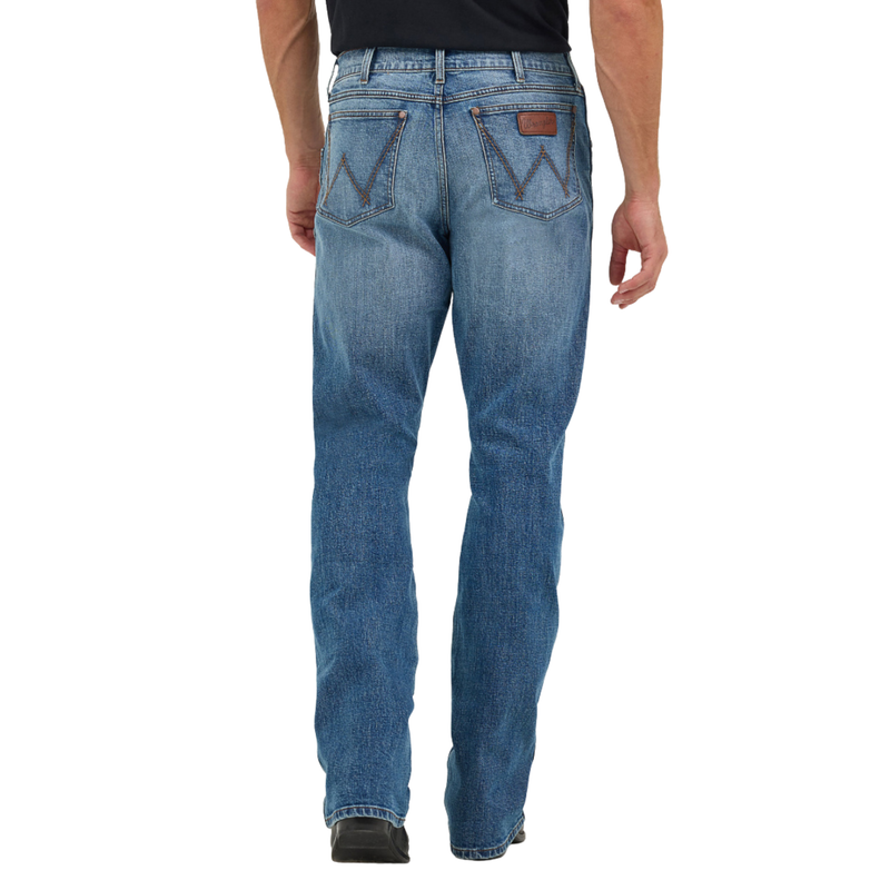 WRANGLER MEN’S RETRO RELAXED FIT BOOTCUT JEANS - 112367677