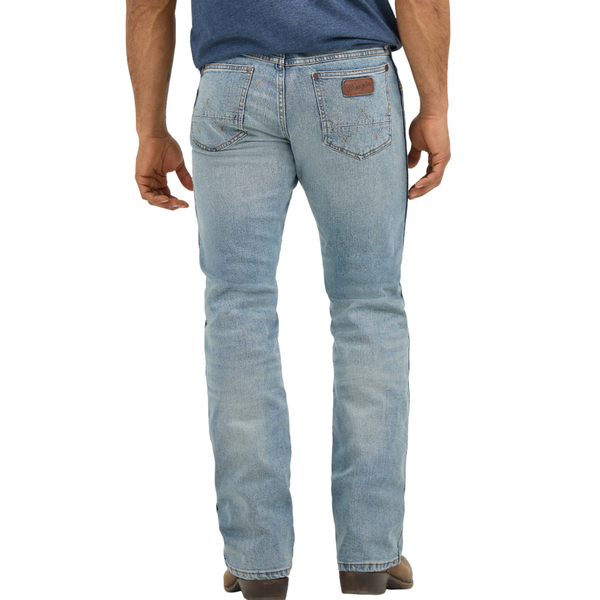 WRANGLER MEN’S RETRO SLIM FIT BOOTCUT JEAN - 77MWZBR
