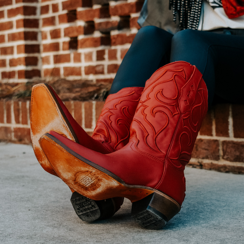 CORRAL WOMEN S RED MATCHING SNIP TOE WESTERN BOOTS Z5073 The